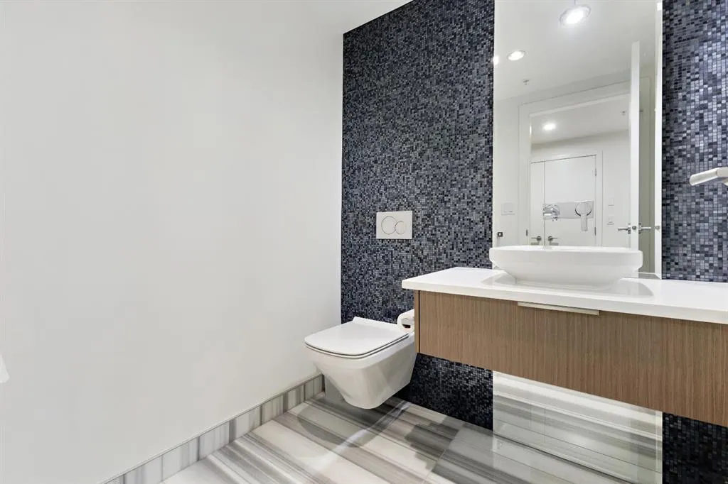 128 Waterfront Court SW, #104