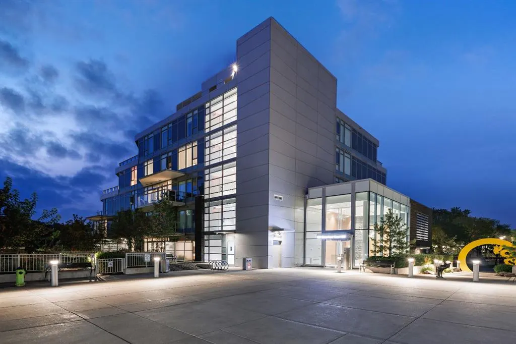 128 Waterfront Court SW, #104