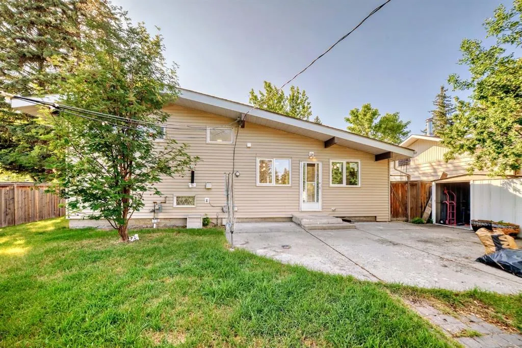 129 Glenpatrick Drive SW