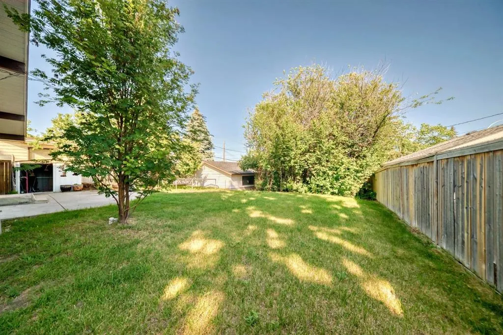 129 Glenpatrick Drive SW
