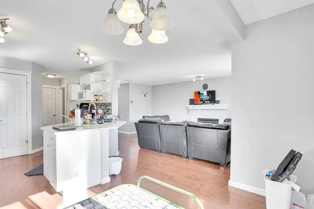 39 Saddleridge Close NE