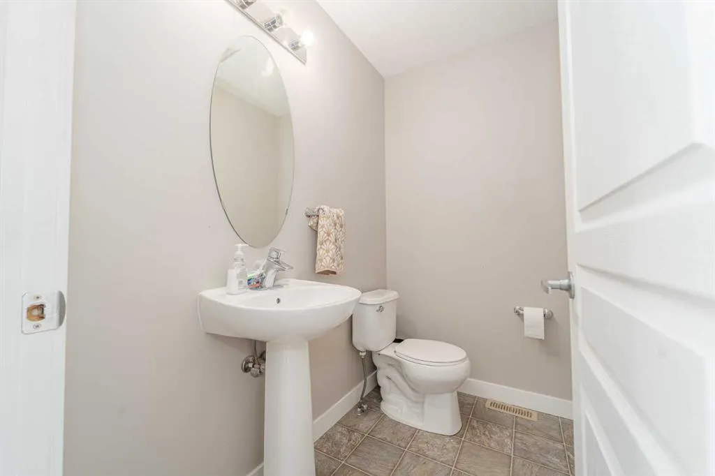 221 Silkstone Road W, #5