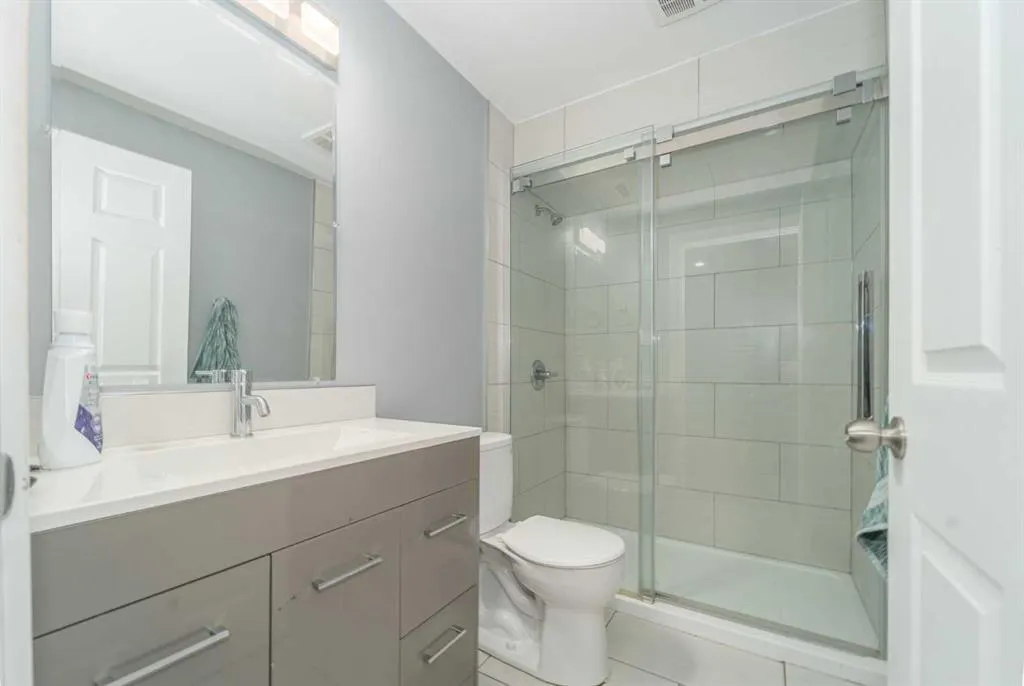 221 Silkstone Road W, #5