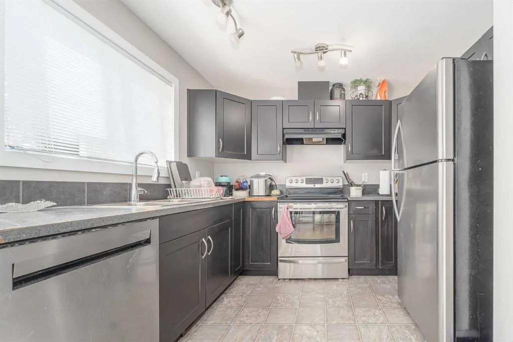 221 Silkstone Road W, #5