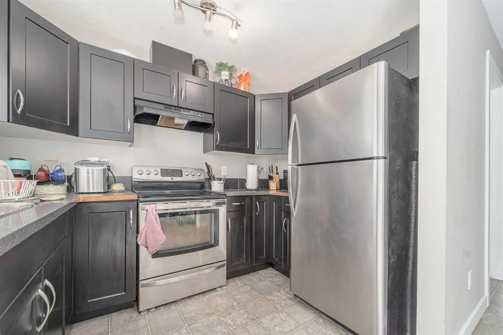 221 Silkstone Road W, #5