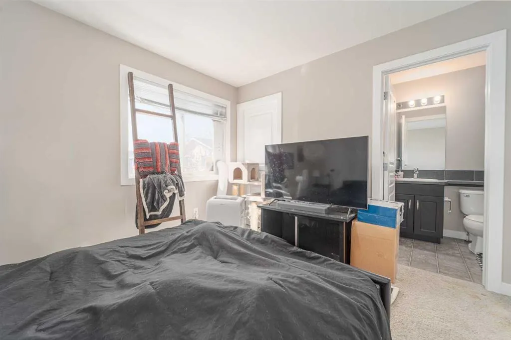 221 Silkstone Road W, #5