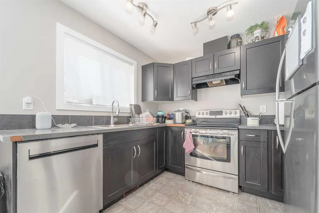 221 Silkstone Road W, #5