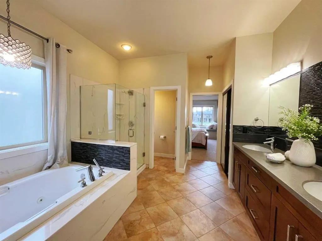 534 Canyon Cove W