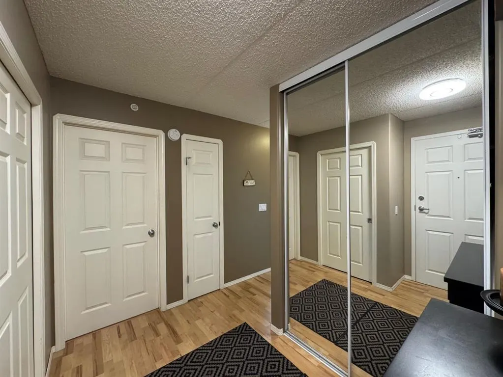 777 48 Street, #208