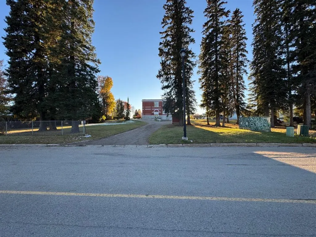 777 48 Street, #208