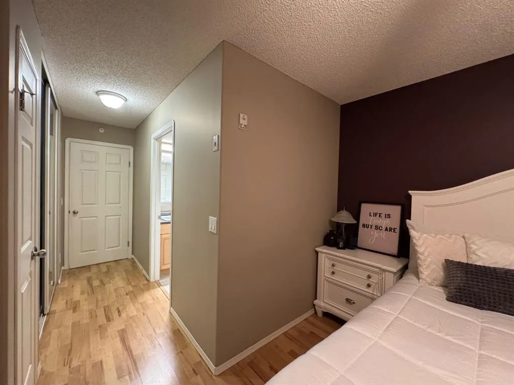 777 48 Street, #208