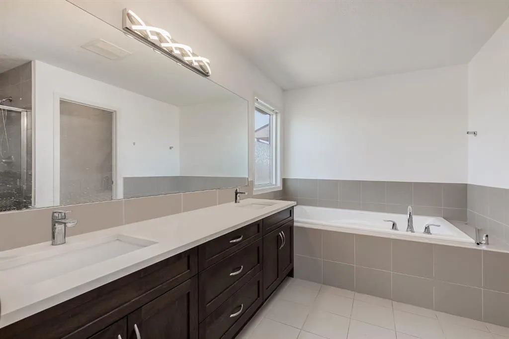 425 Auburn Bay Drive SE