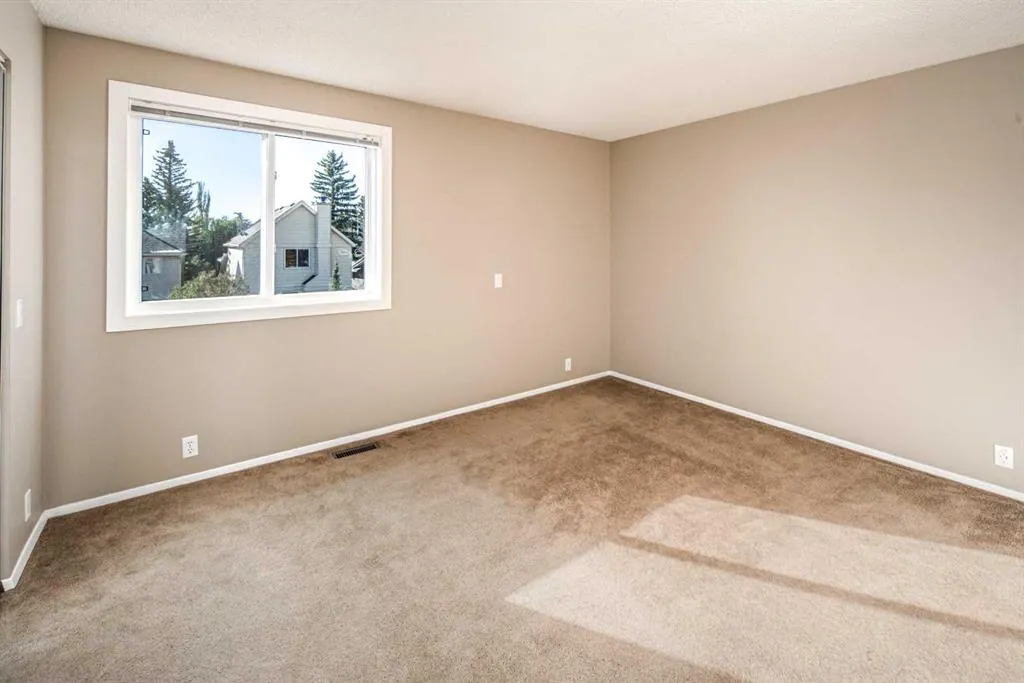 27 Strathearn Crescent SW