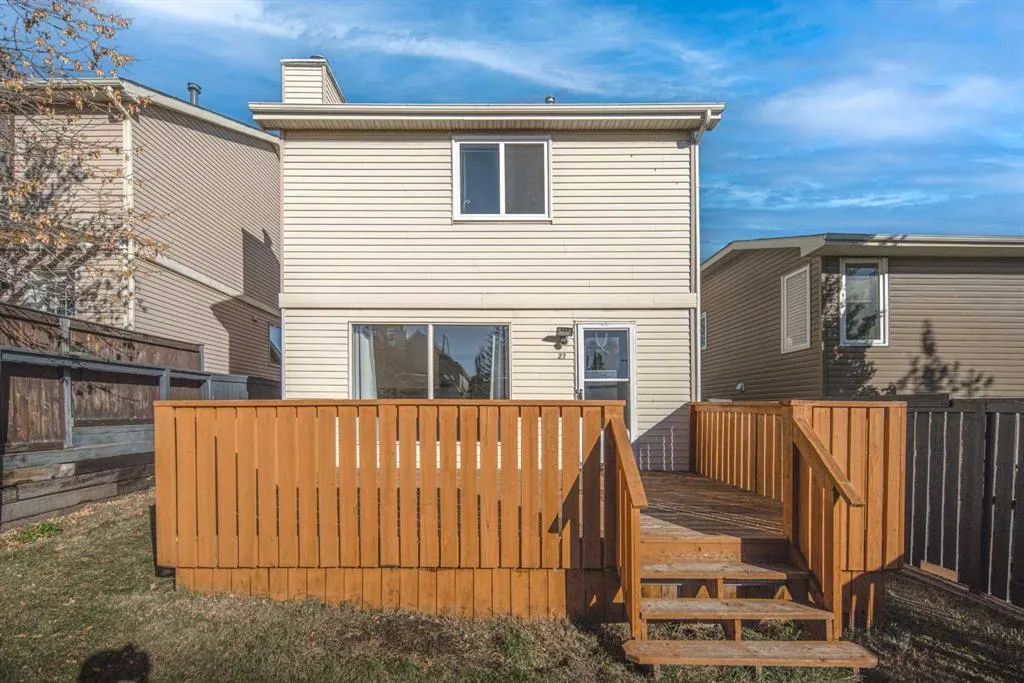 27 Strathearn Crescent SW