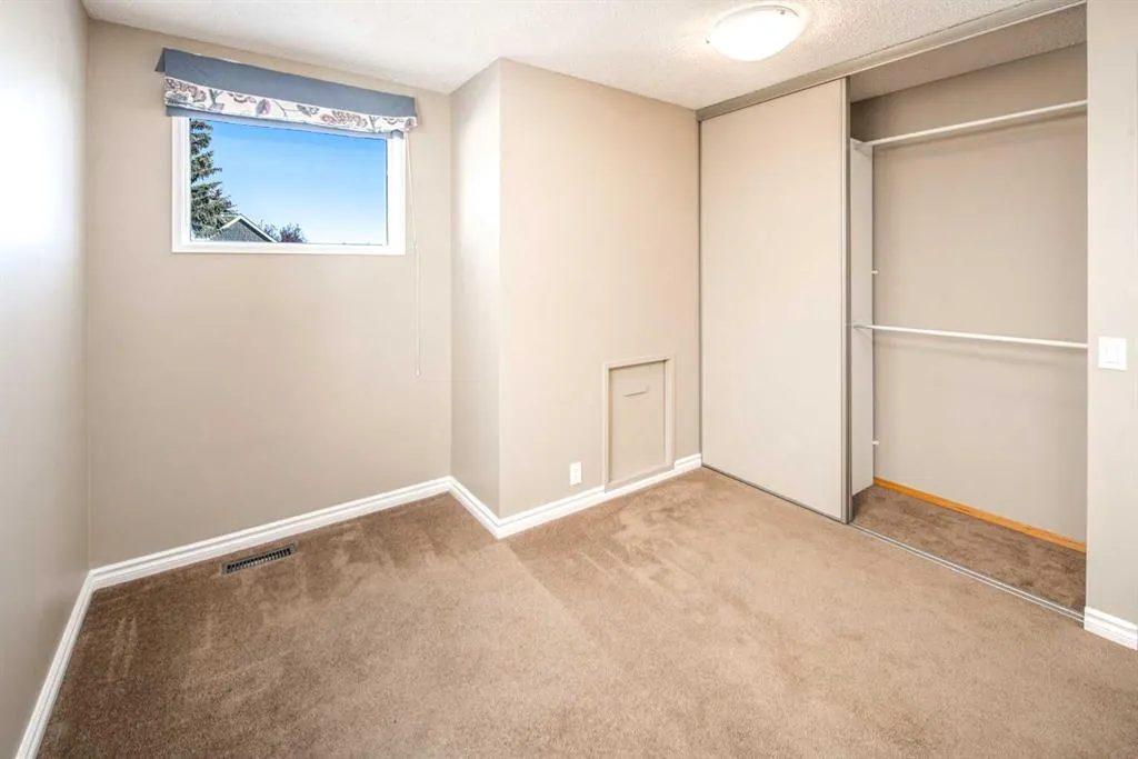 27 Strathearn Crescent SW