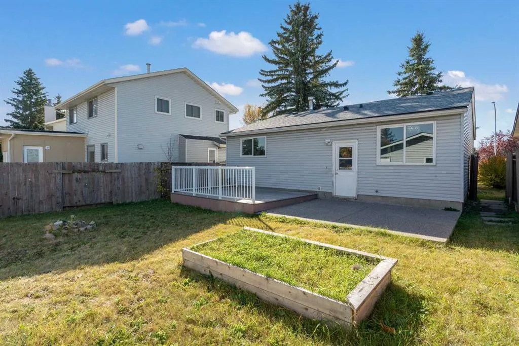 67 Fallswater Crescent NE