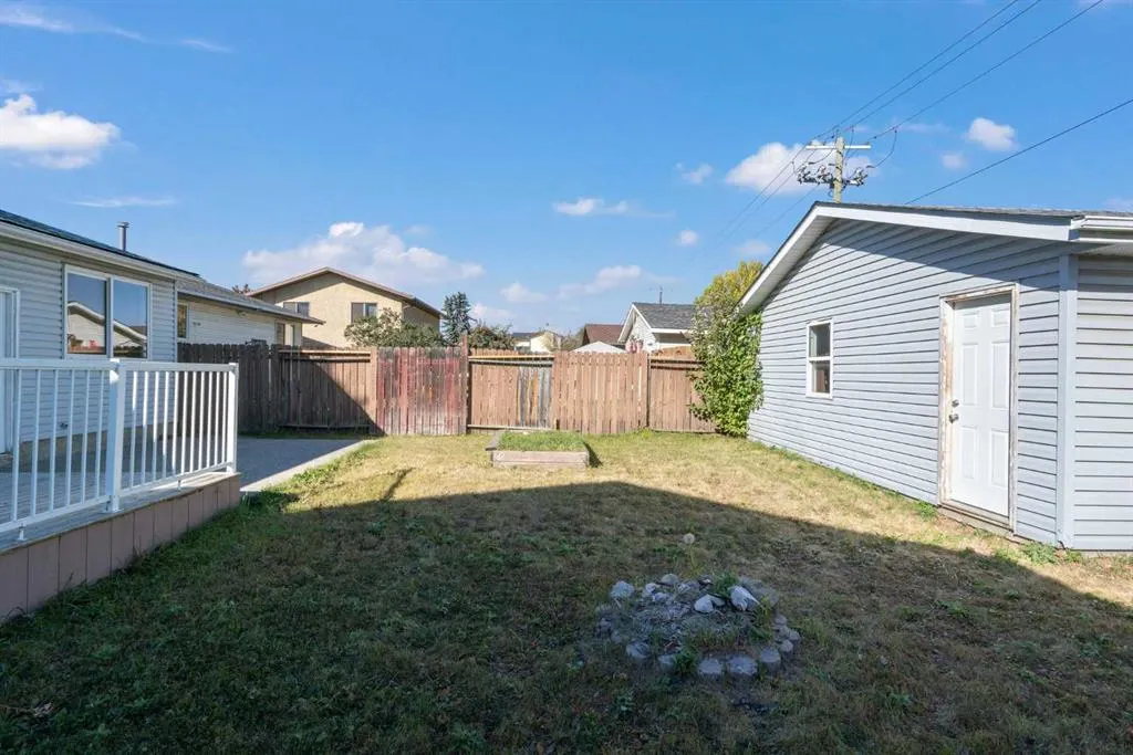 67 Fallswater Crescent NE