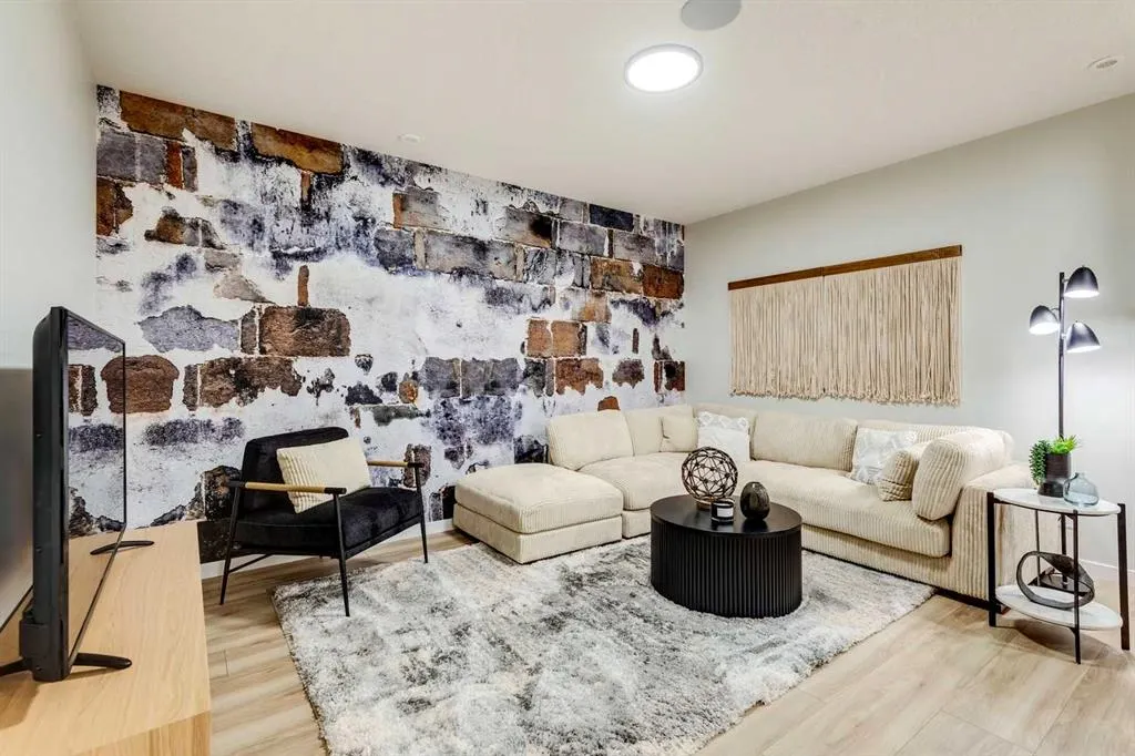 136 Wolf Hollow Manor SE