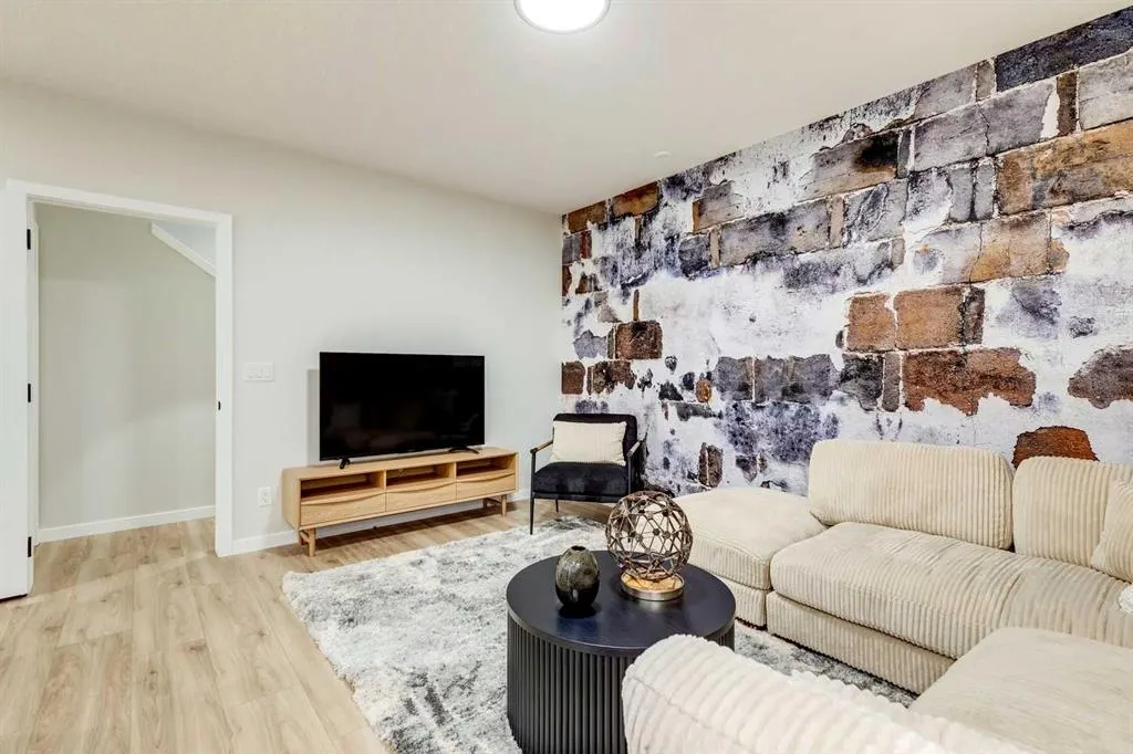 136 Wolf Hollow Manor SE