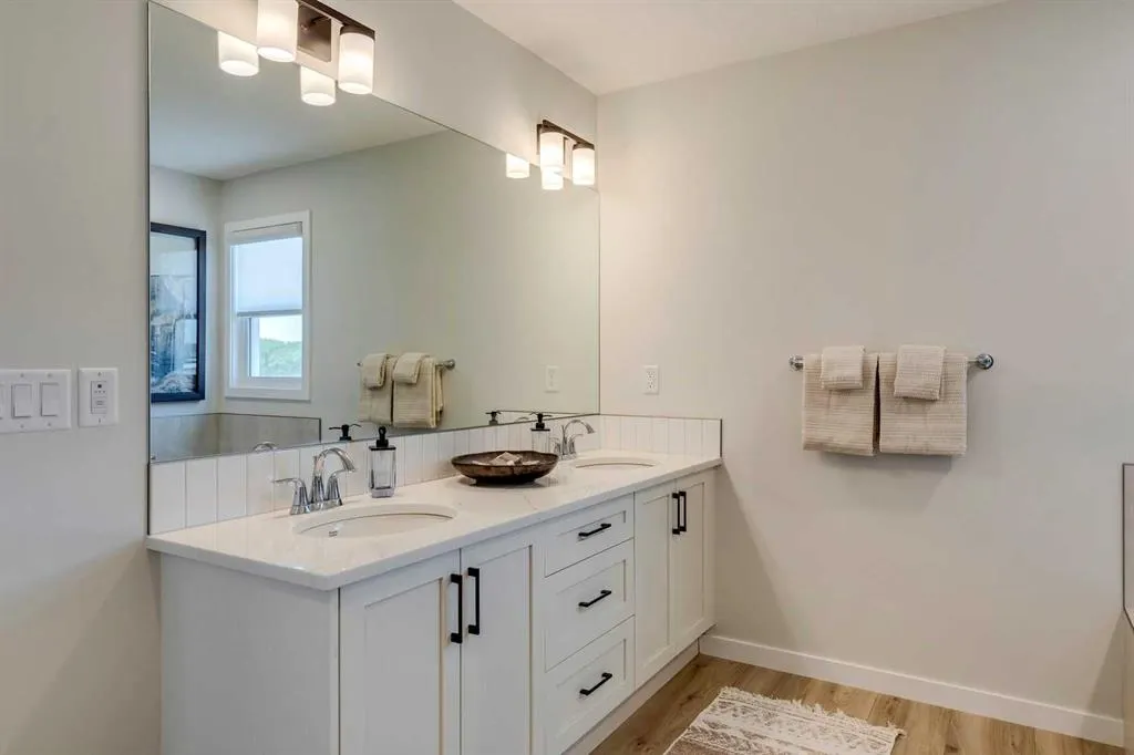 136 Wolf Hollow Manor SE