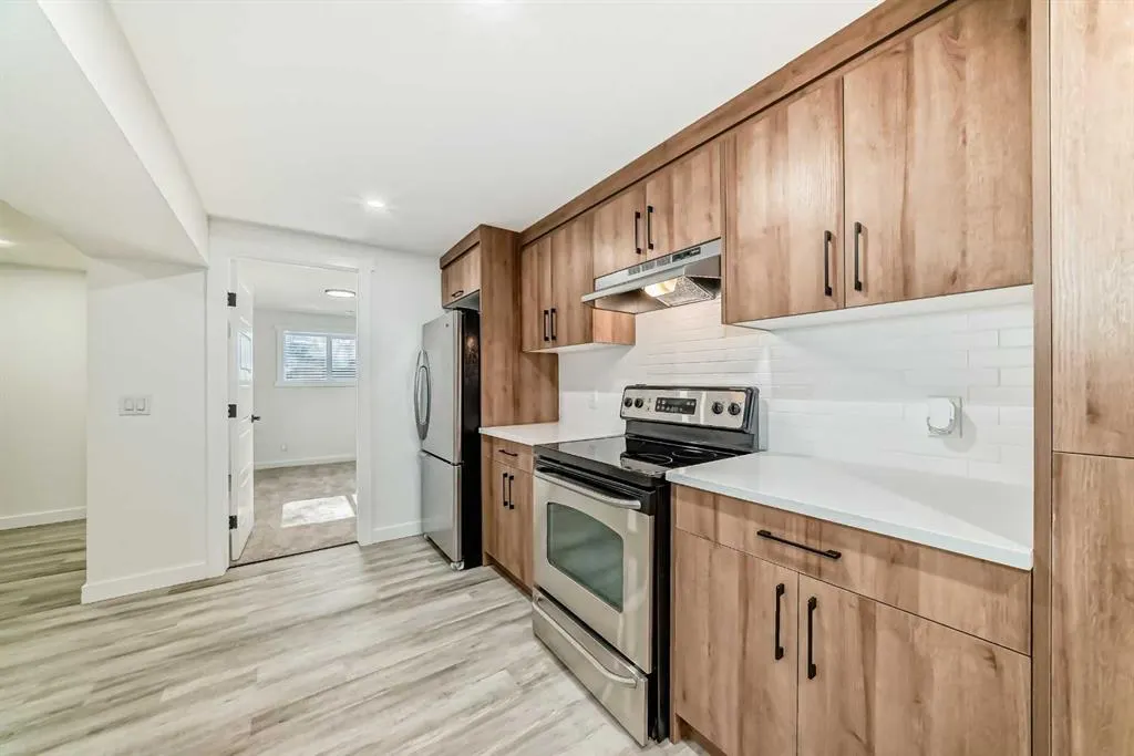 946 Berkley Drive NW