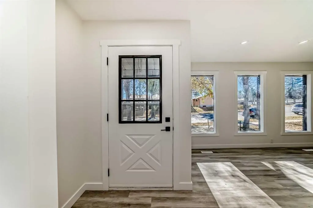 946 Berkley Drive NW