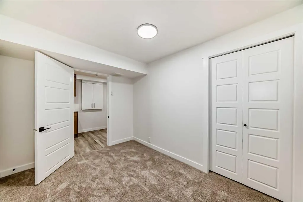 946 Berkley Drive NW