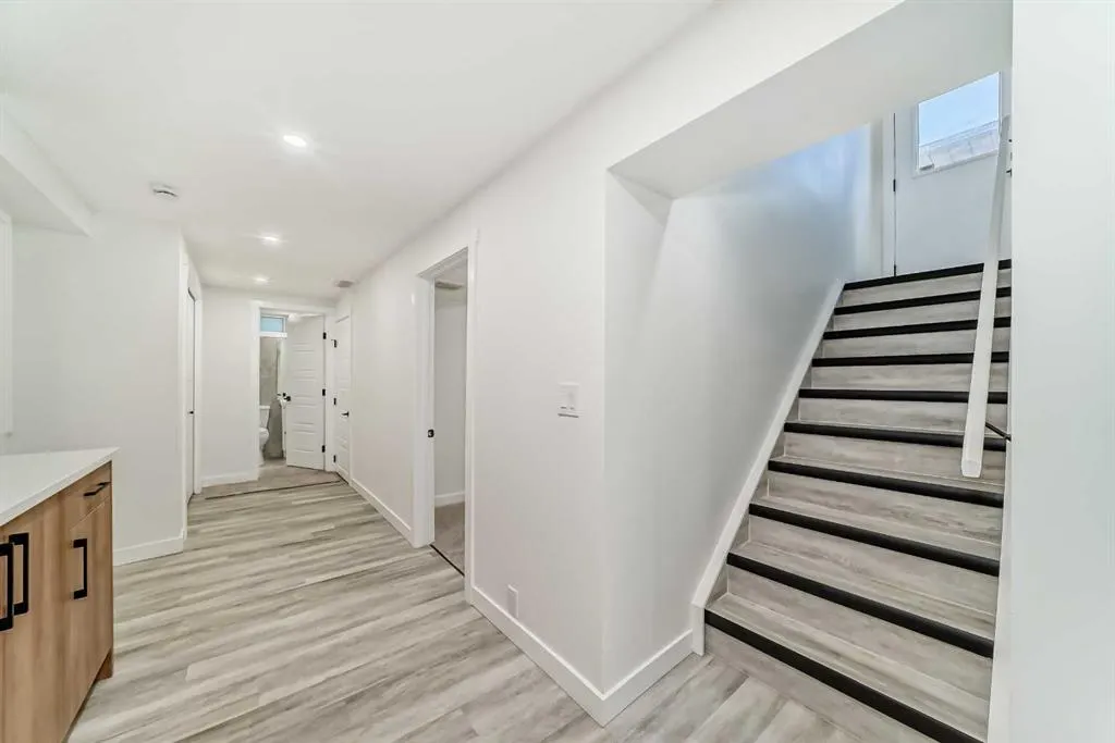 946 Berkley Drive NW