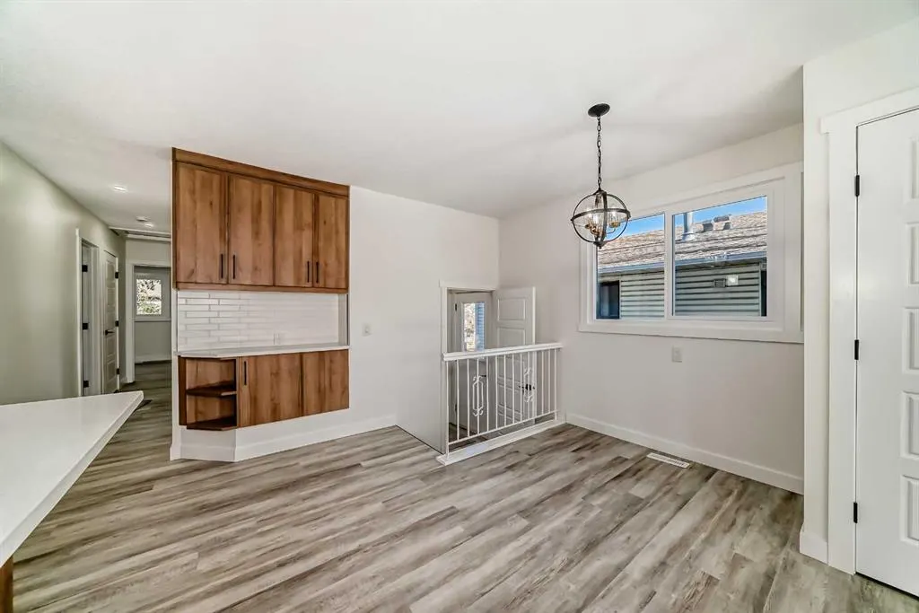 946 Berkley Drive NW