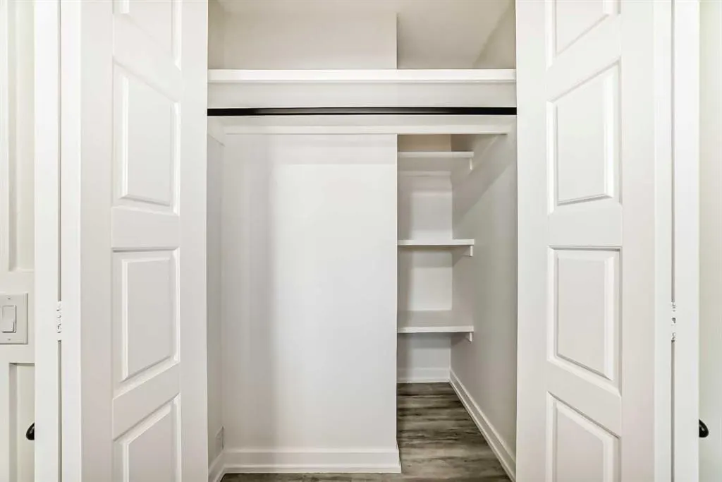 946 Berkley Drive NW