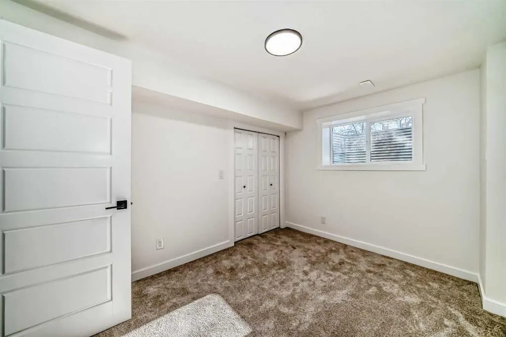 946 Berkley Drive NW