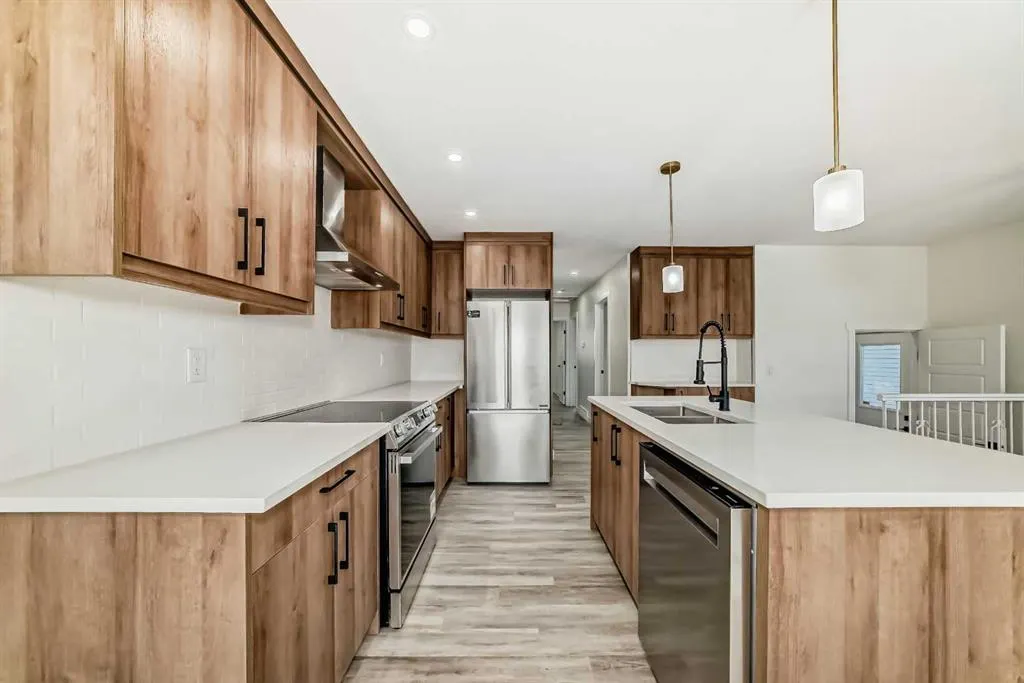 946 Berkley Drive NW