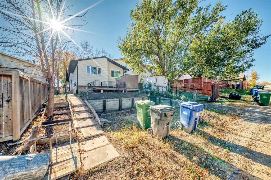 946 Berkley Drive NW