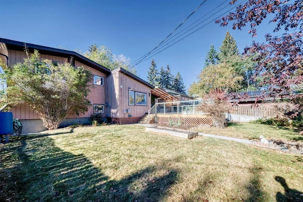91 Chisholm Crescent NW