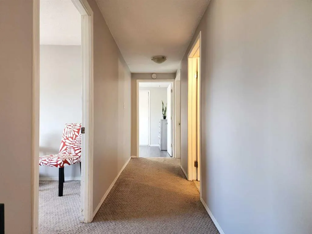34 Willow Road W
