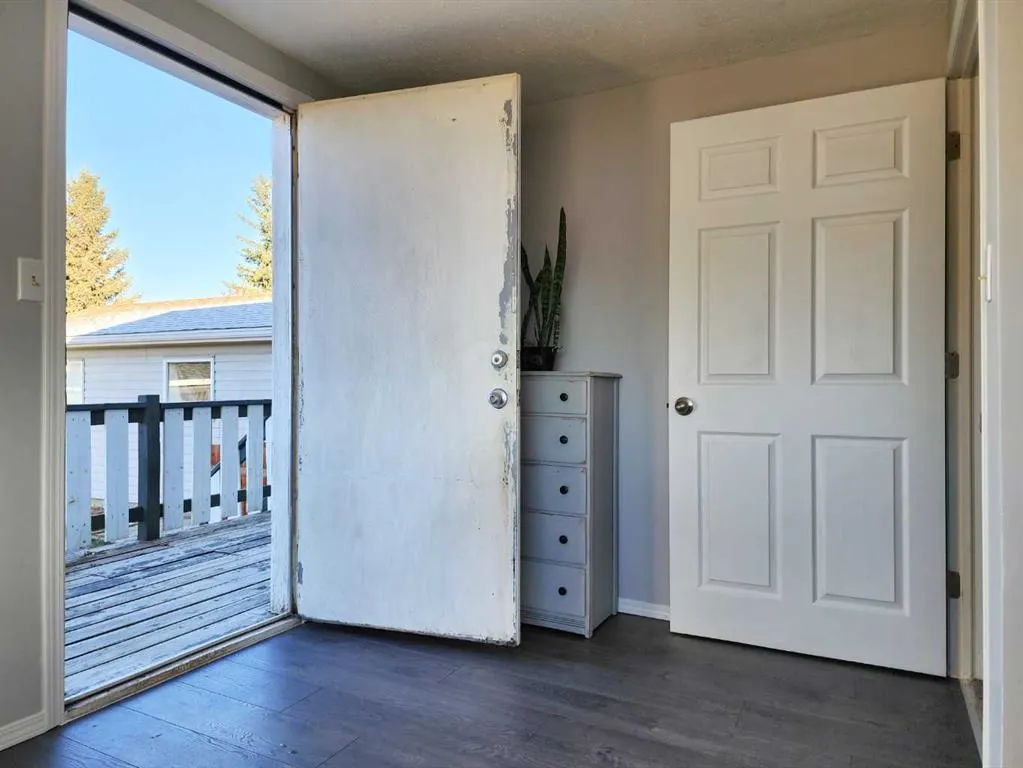 34 Willow Road W