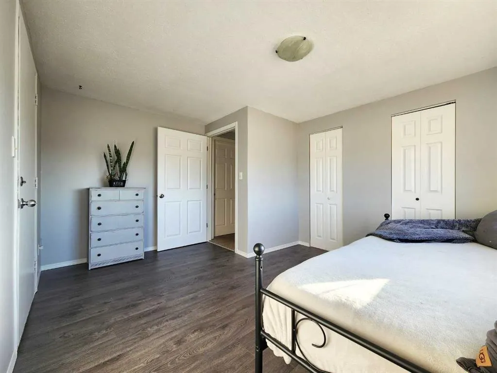 34 Willow Road W
