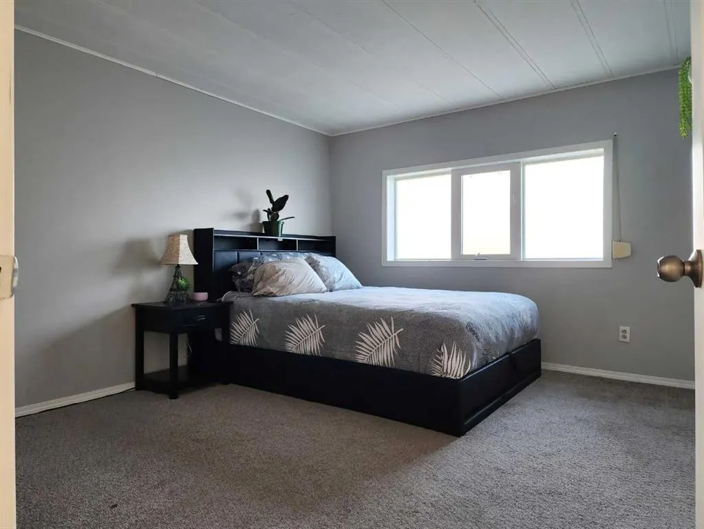 34 Willow Road W