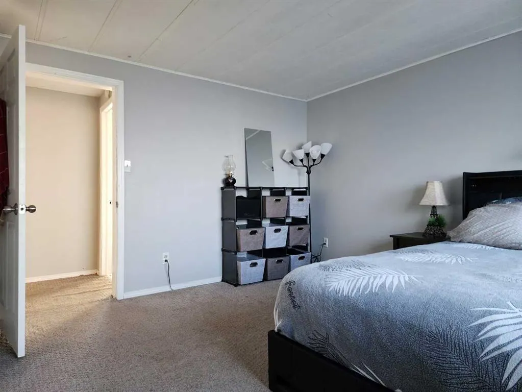 34 Willow Road W