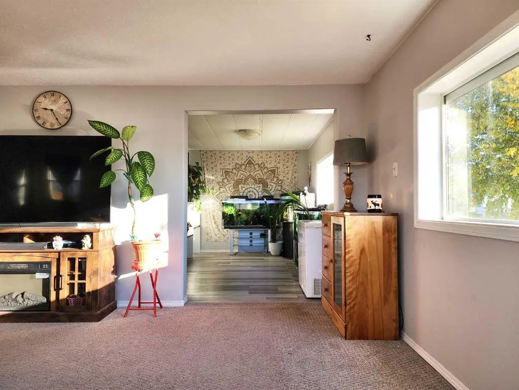 34 Willow Road W