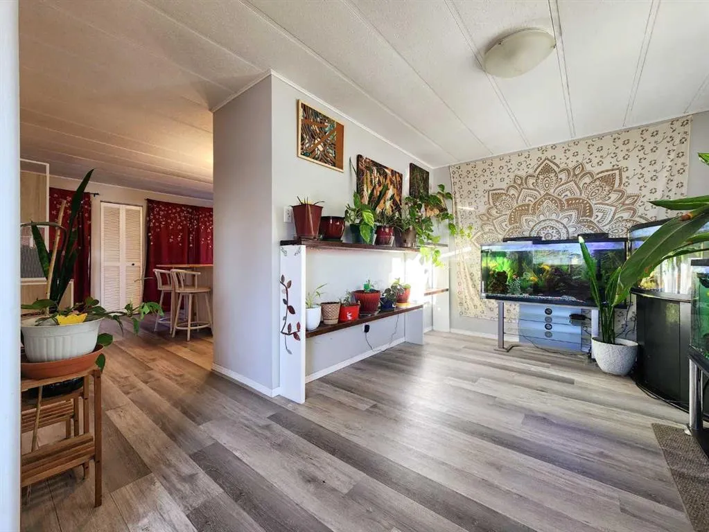 34 Willow Road W