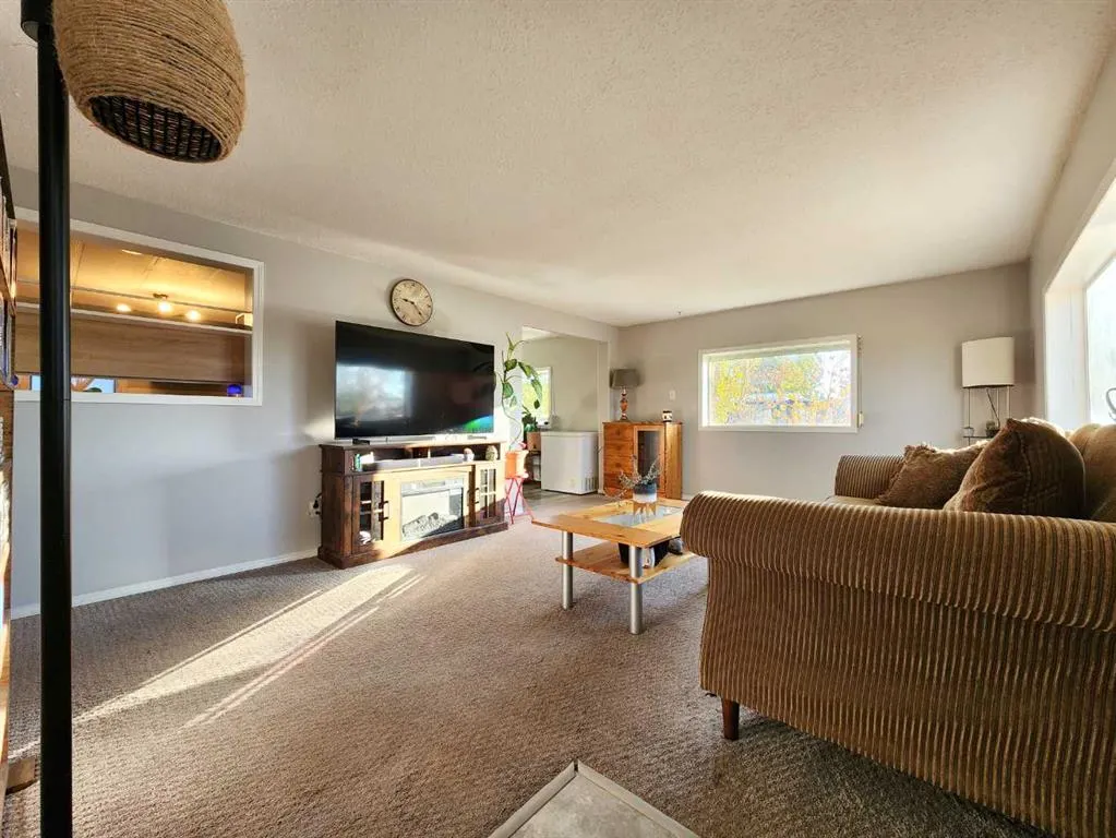 34 Willow Road W