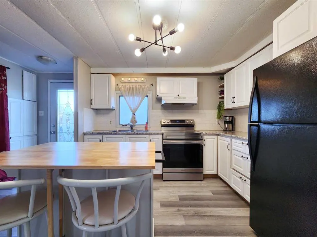 34 Willow Road W