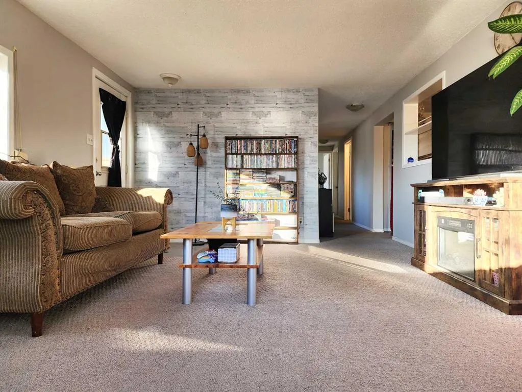 34 Willow Road W