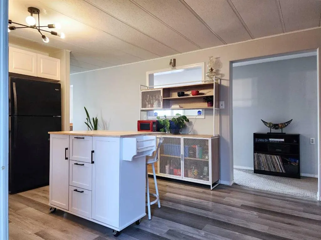 34 Willow Road W