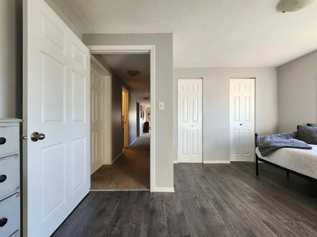 34 Willow Road W