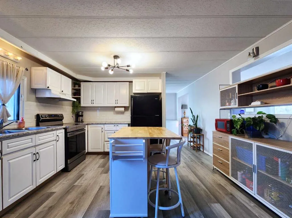 34 Willow Road W