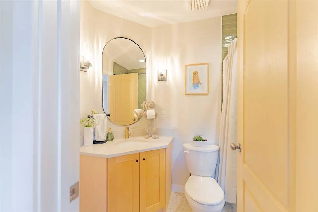 153 Cave Ave, #1