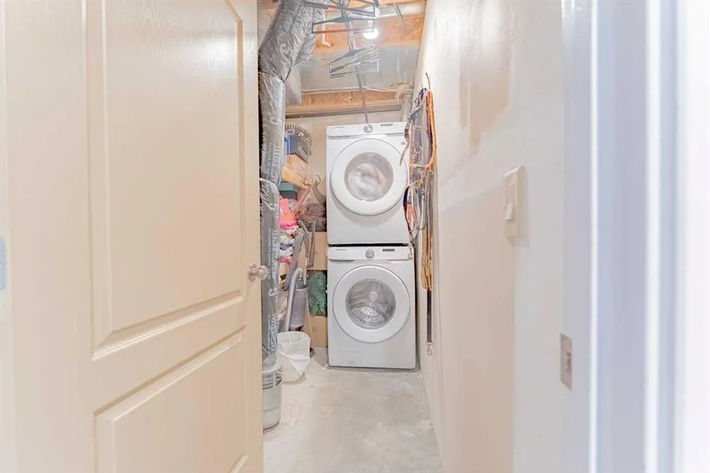 153 Cave Ave, #1