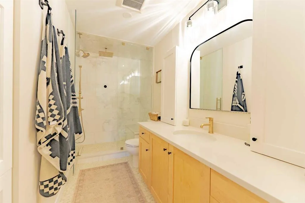 153 Cave Ave, #1